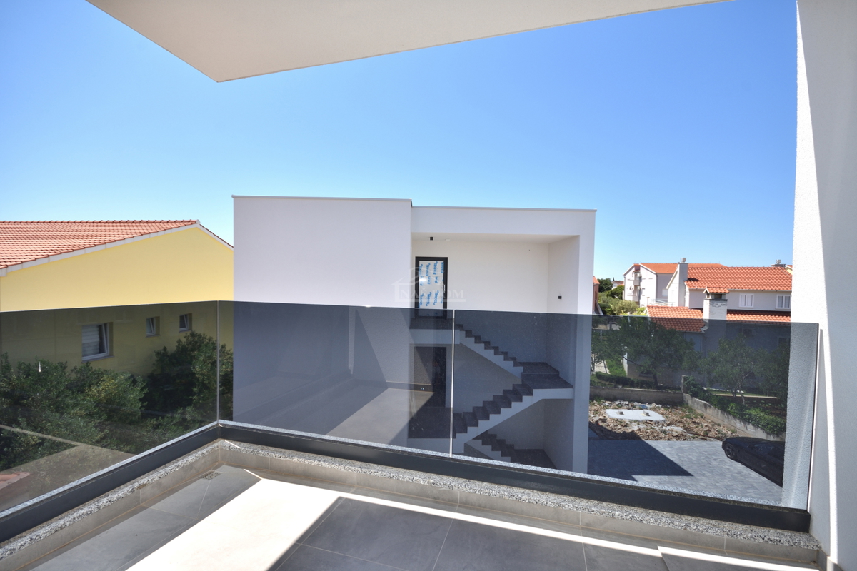 Vodice - Appartamento di lusso S3 al secondo piano, ottima posizione