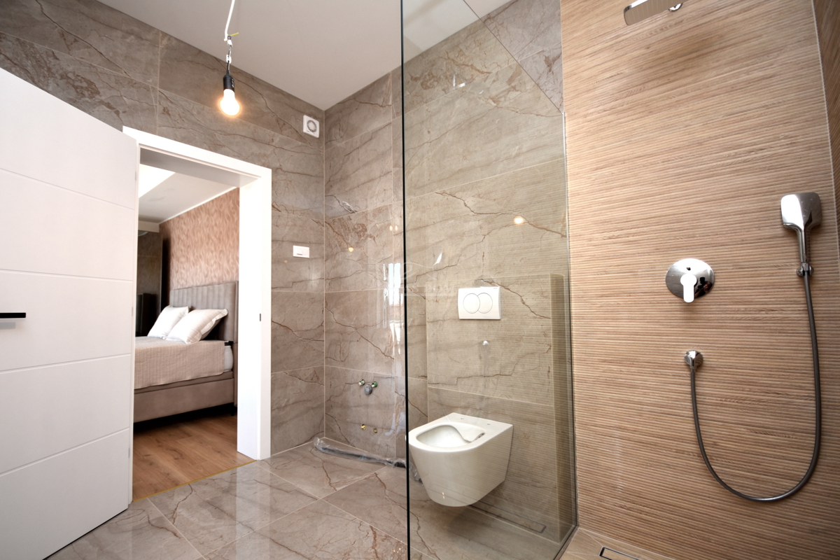 Vodice, Srima - **NUOVA COSTRUZIONE** Casa S2 a 250 m dalla spiaggia