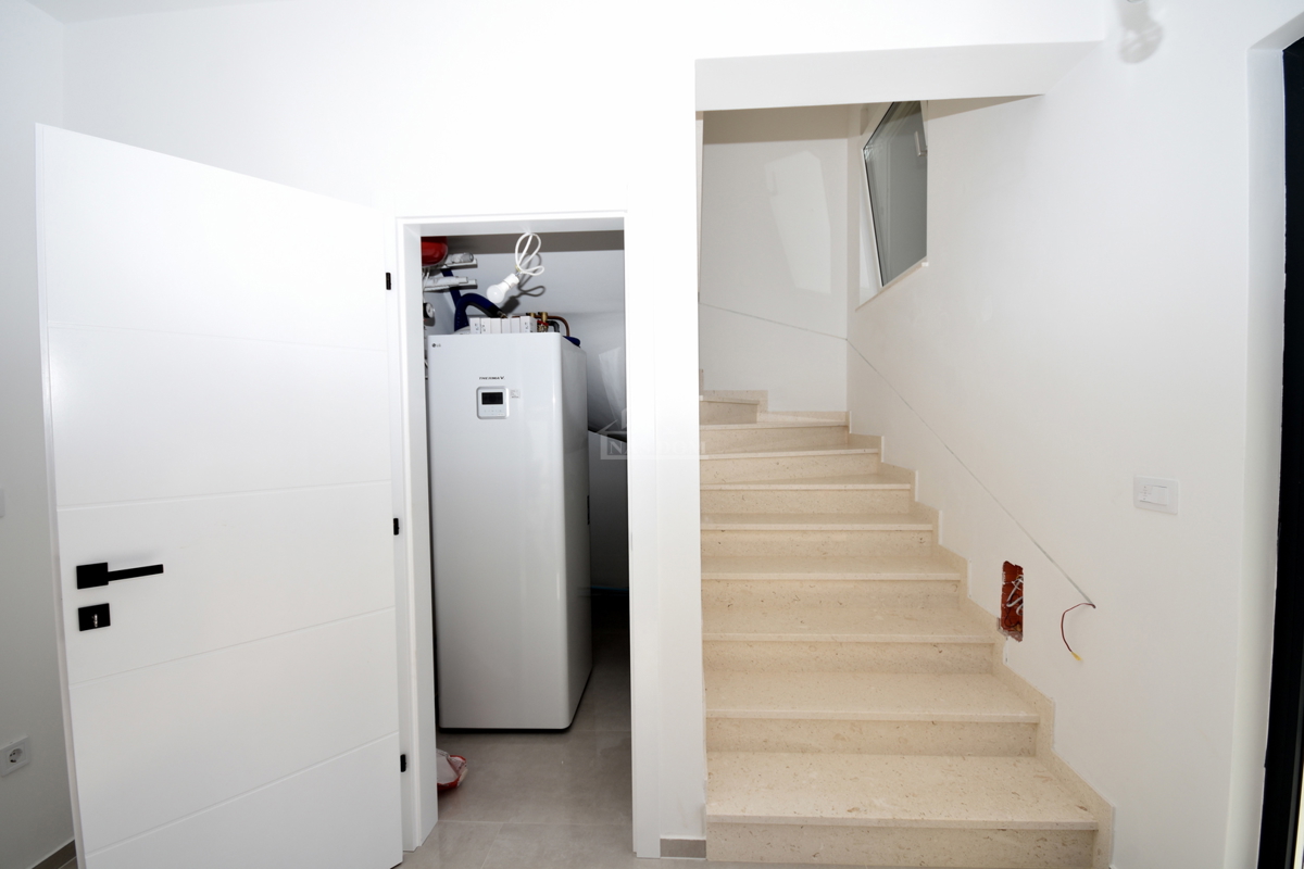 Vodice, Srima - **NUOVA COSTRUZIONE** Casa S2 a 250 m dalla spiaggia