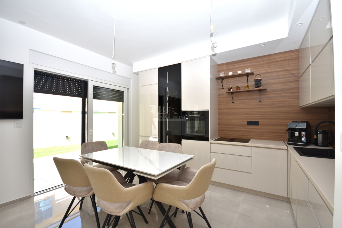 Vodice, Srima - **NUOVA COSTRUZIONE** Casa S2 a 250 m dalla spiaggia