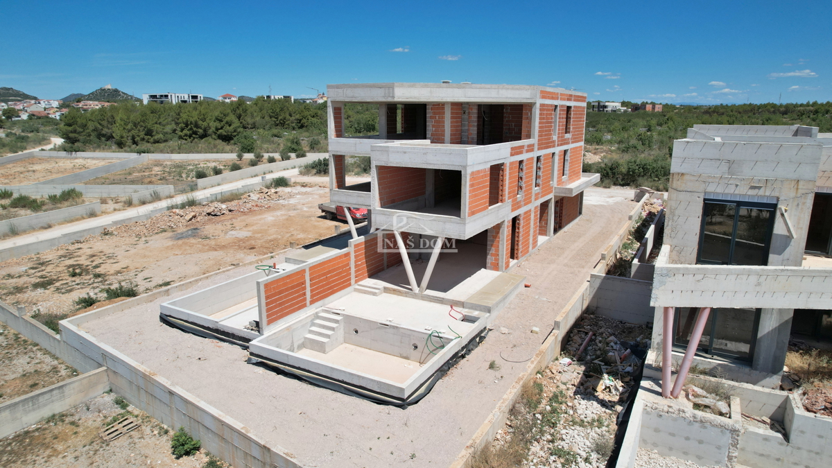 Imponente attico con vista panoramica sul mare – Nuova costruzione di lusso a Vodice