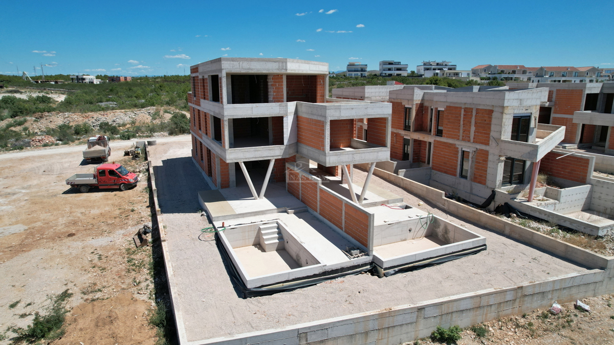 Imponente attico con vista panoramica sul mare – Nuova costruzione di lusso a Vodice