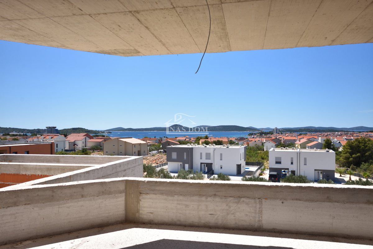 Imponente attico con vista panoramica sul mare – Nuova costruzione di lusso a Vodice
