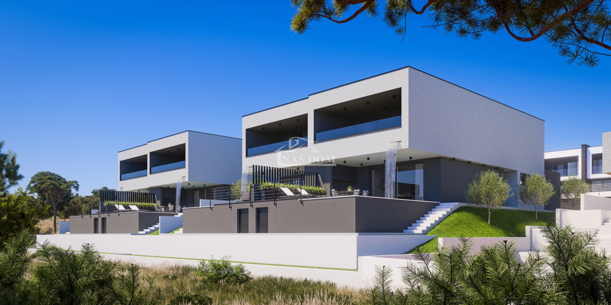 Vodice - Doppia casa con garage, piscina e vista mare