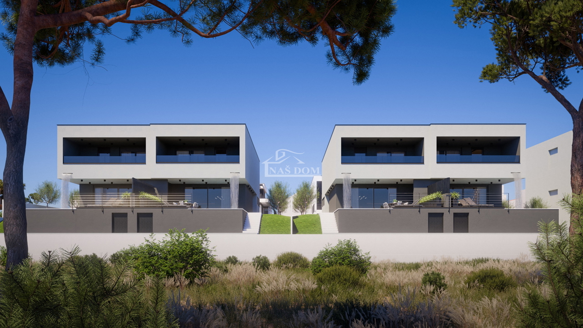 Vodice - Doppia casa con garage, piscina e vista mare