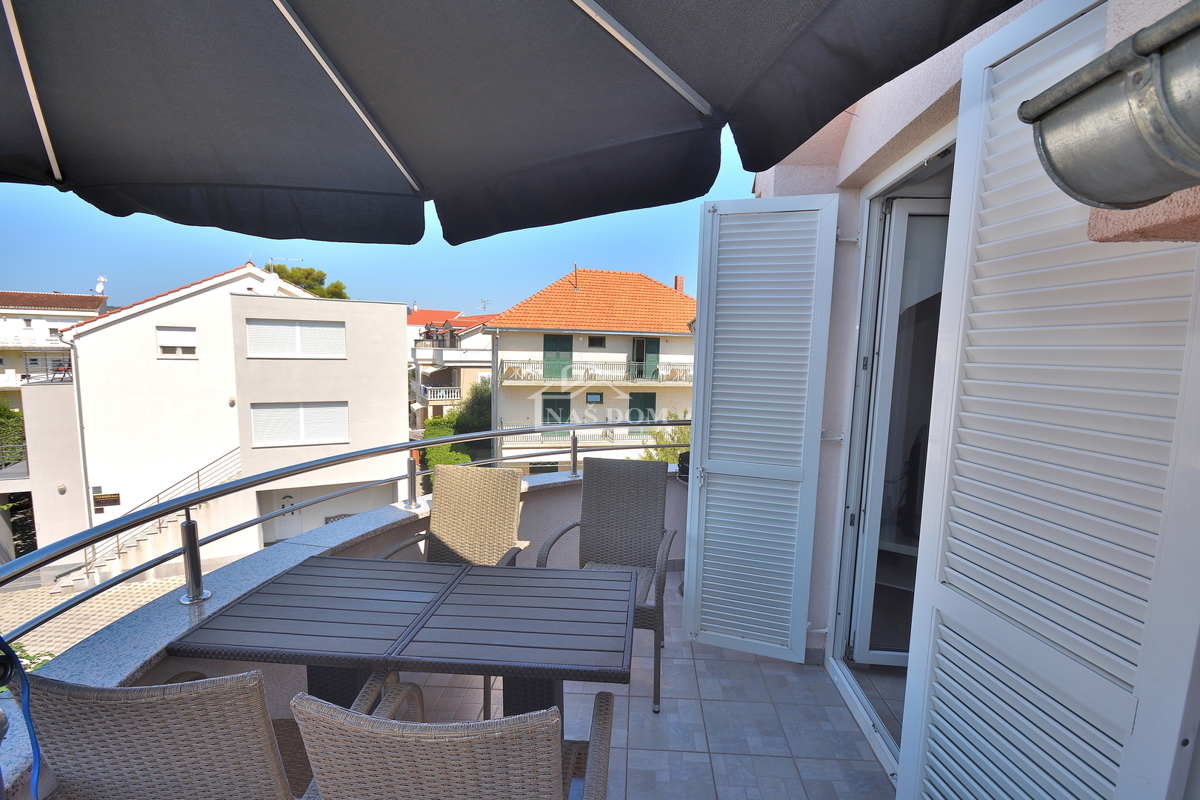 Vodice - Appartamento con due camere da letto, secondo piano, a 350 m dalla spiaggia