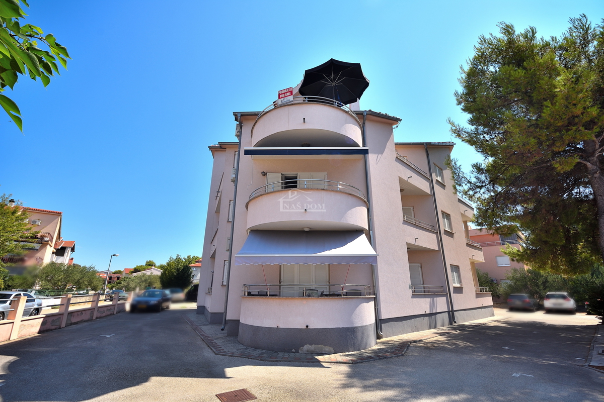 Vodice - Appartamento con due camere da letto, secondo piano, a 350 m dalla spiaggia