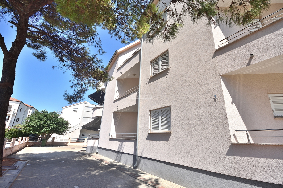 Vodice - Appartamento con due camere da letto, secondo piano, a 350 m dalla spiaggia