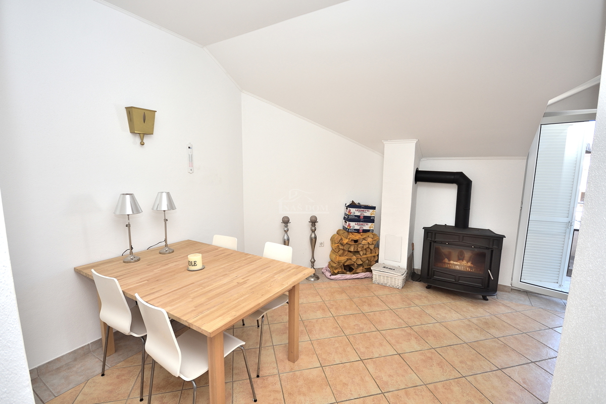 Vodice - Appartamento con due camere da letto, secondo piano, a 350 m dalla spiaggia