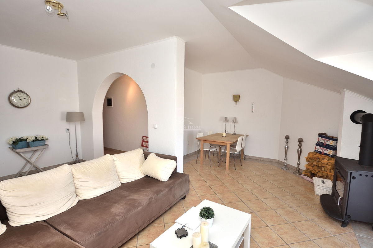 Vodice - Appartamento con due camere da letto, secondo piano, a 350 m dalla spiaggia