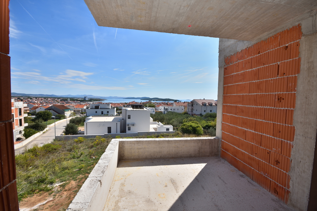 Appartamento S9 a Vodice – Nuova costruzione, 2° piano, vista mare, 77,8 m², posizione tranquilla