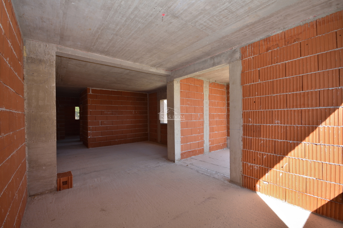 Appartamento S9 a Vodice – Nuova costruzione, 2° piano, vista mare, 77,8 m², posizione tranquilla