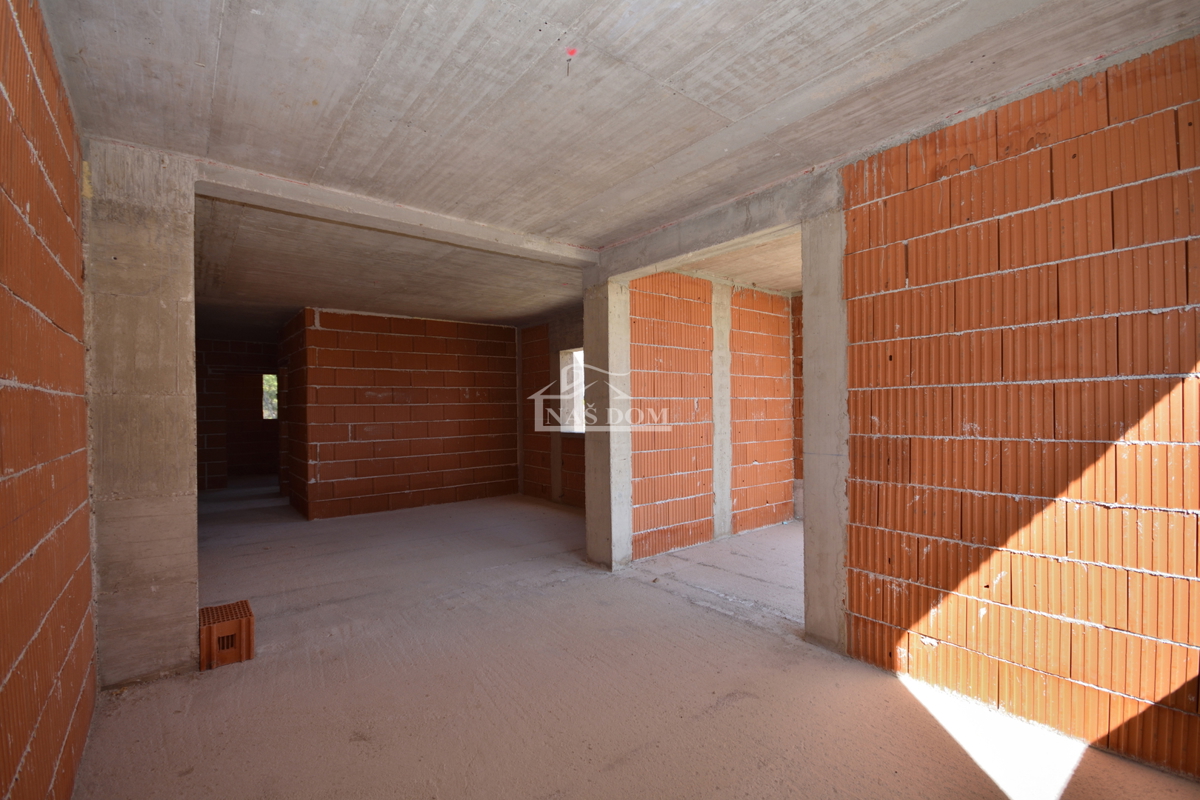 Appartamento S9 a Vodice – Nuova costruzione, 2° piano, vista mare, 77,8 m², posizione tranquilla