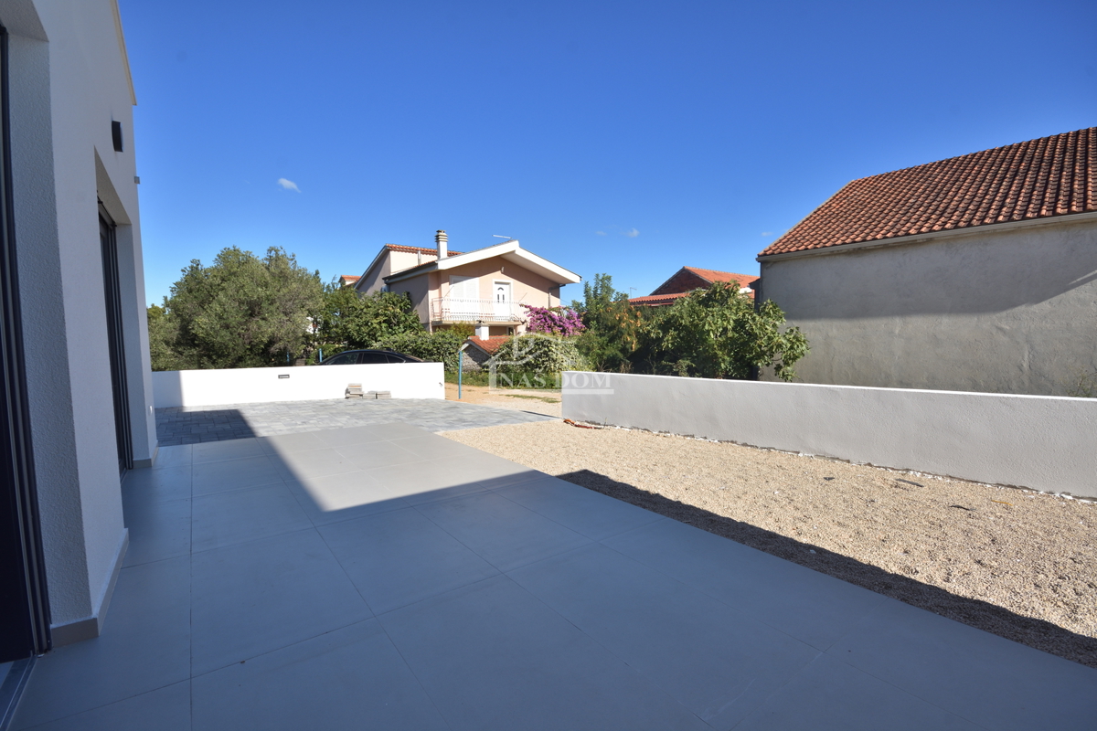 OPPORTUNITÀ: Doppia casa S2 a Vodice – posizione tranquilla, vicinanza a tutti i servizi