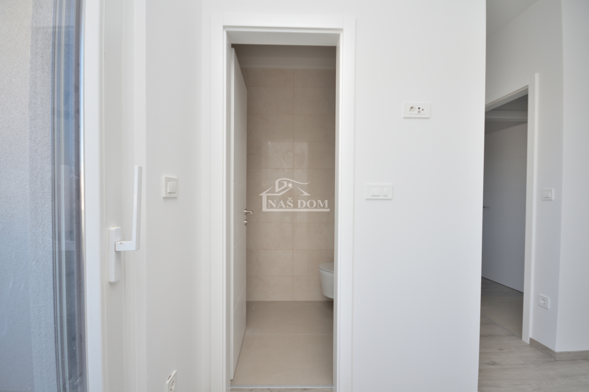 OPPORTUNITÀ: Doppia casa S2 a Vodice – posizione tranquilla, vicinanza a tutti i servizi