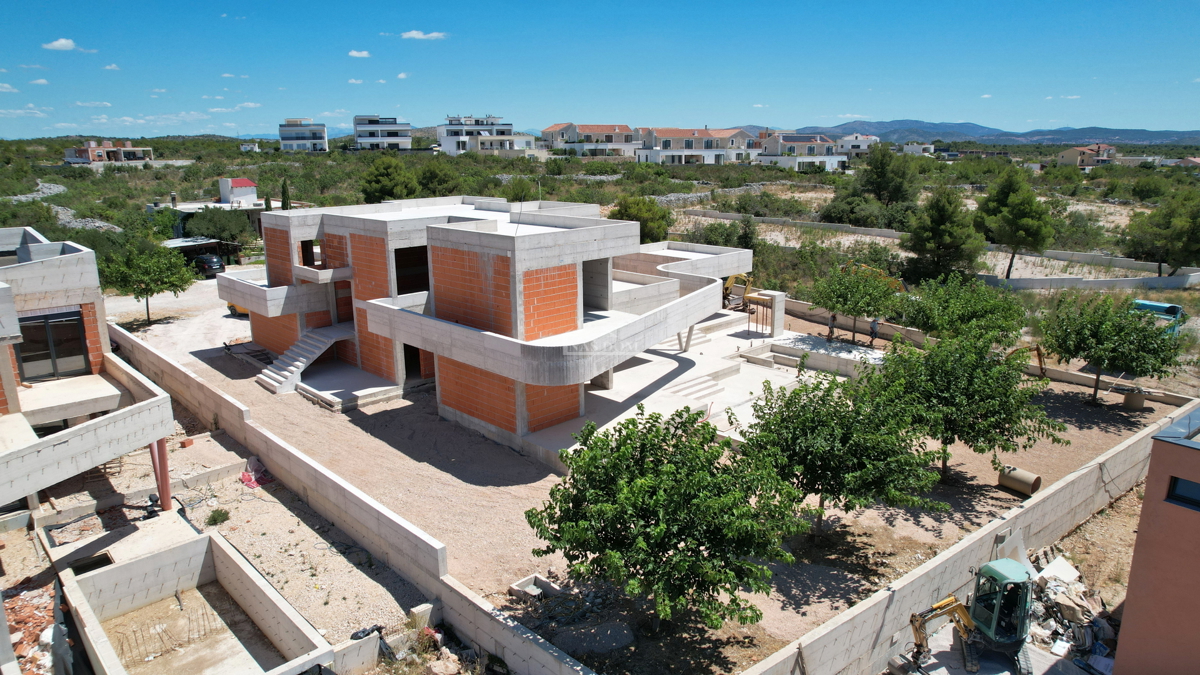 Vodice - Villa di lusso di design con piscina - grezzo