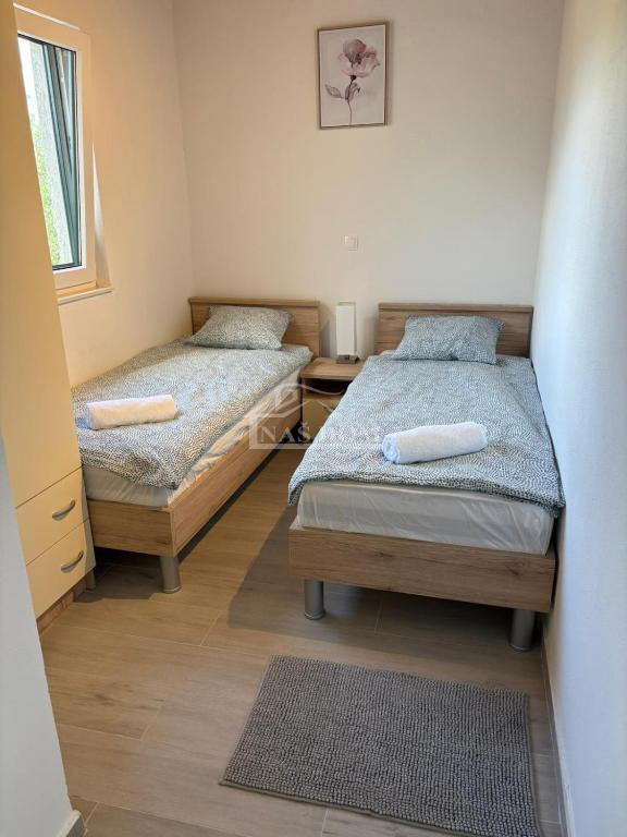 Vodice - Casa con piscina e uliveto nell'entroterra di Vodice