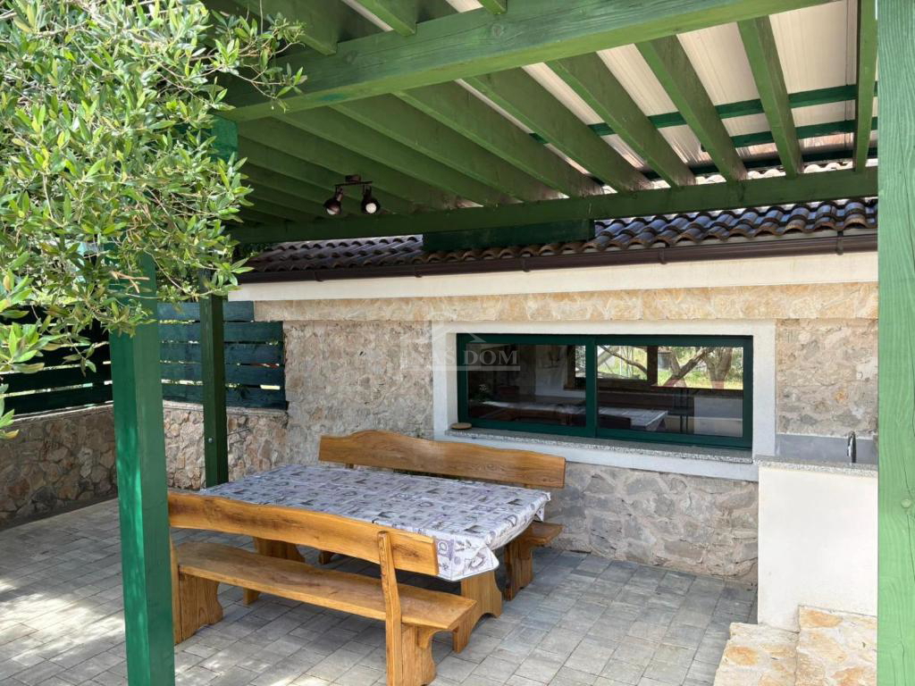 Vodice - Casa con piscina, uliveto nell&apos;entroterra di Vodice