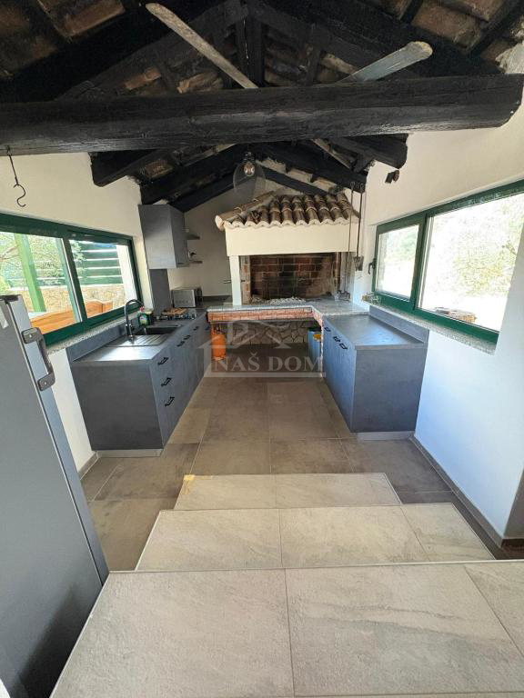 Vodice - Casa con piscina, uliveto nell&apos;entroterra di Vodice