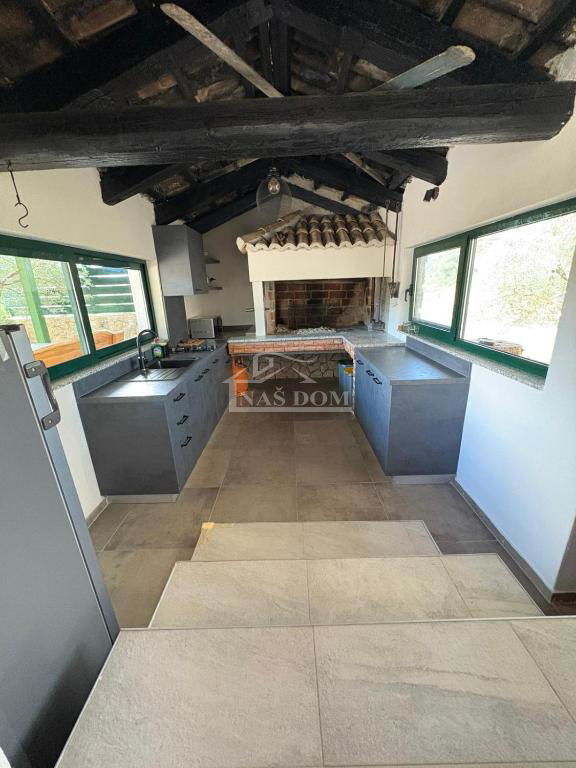 Vodice - Casa con piscina e uliveto nell'entroterra di Vodice