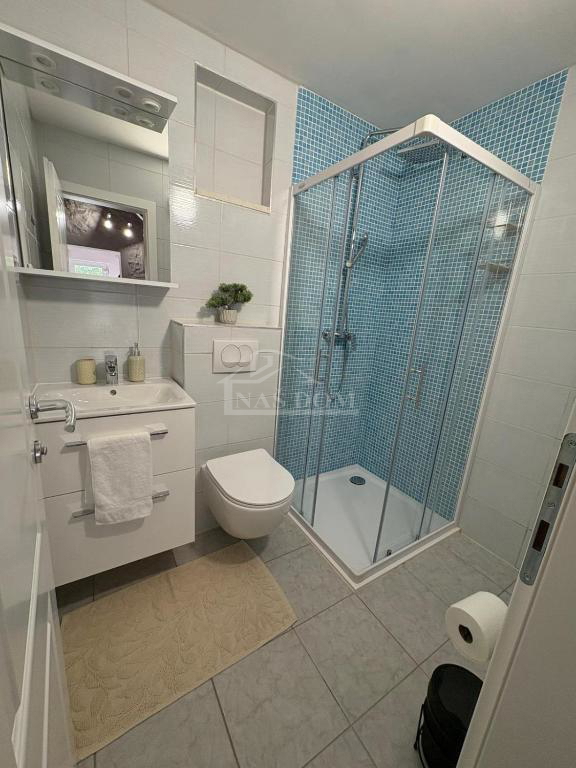 Vodice - Casa con piscina, uliveto nell&apos;entroterra di Vodice