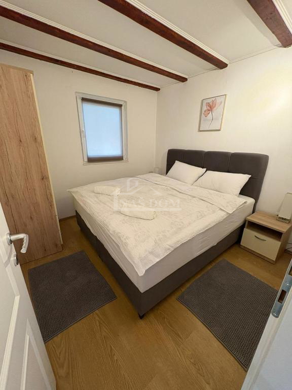 Vodice - Casa con piscina, uliveto nell&apos;entroterra di Vodice