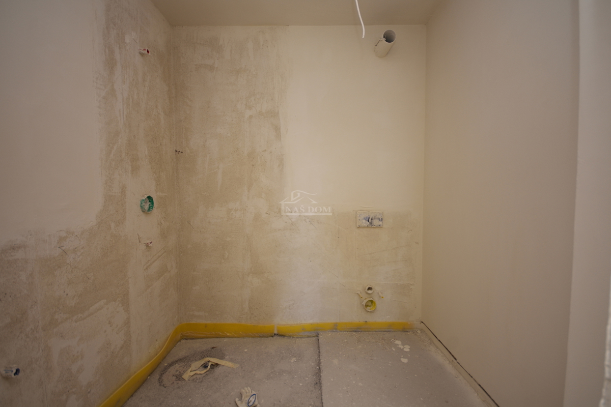 Vodice - Appartamento confortevole S5 con tre camere da letto, vista mare, primo piano