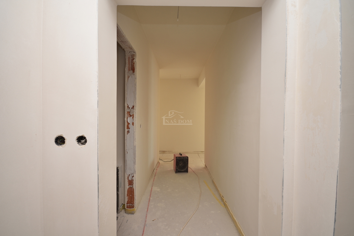 Vodice - Appartamento confortevole S5 con tre camere da letto, vista mare, primo piano