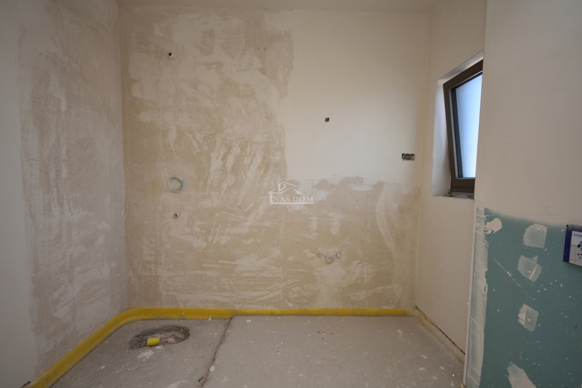 Vodice - Appartamento confortevole S5 con tre camere da letto, vista mare, primo piano