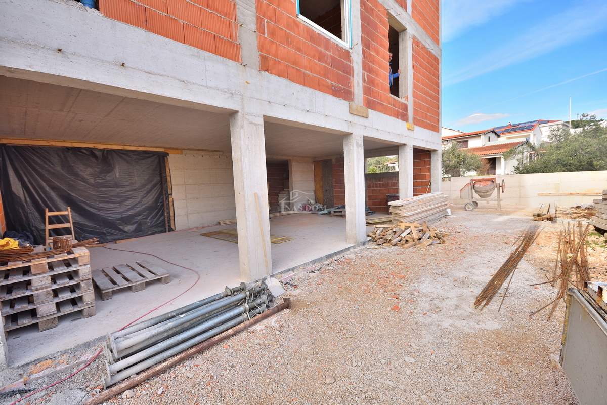 Vodice - Appartamento S4 con terrazza sul tetto, vista mare