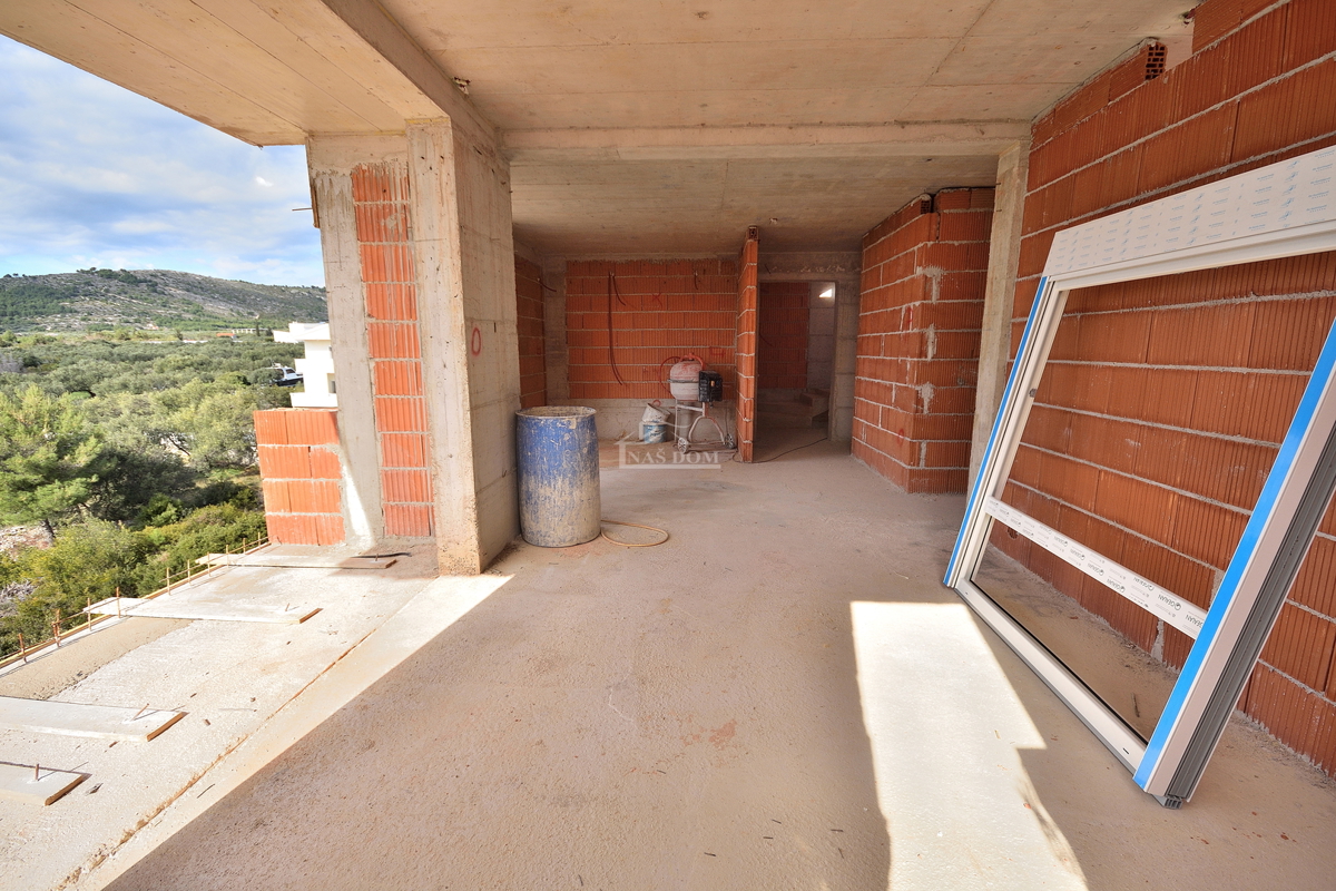 Vodice - Appartamento S4 con terrazza sul tetto, vista mare