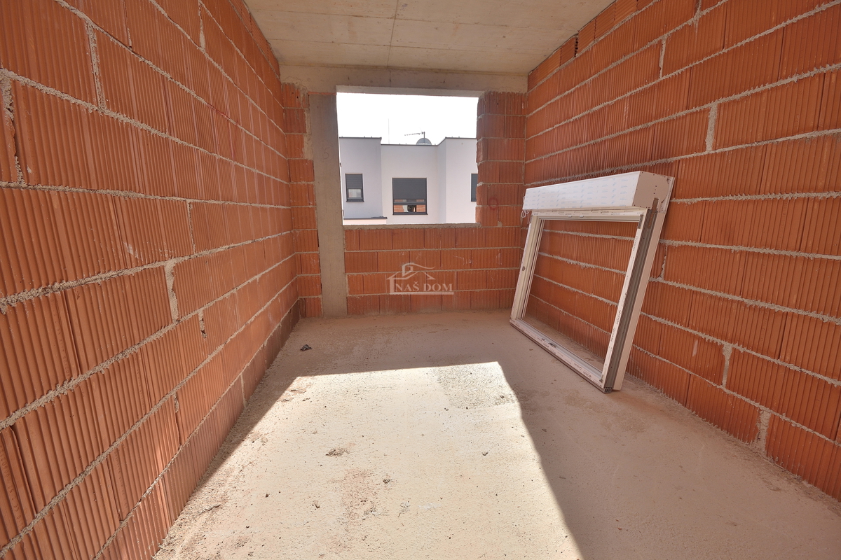 Vodice - Appartamento S4 con terrazza sul tetto, vista mare