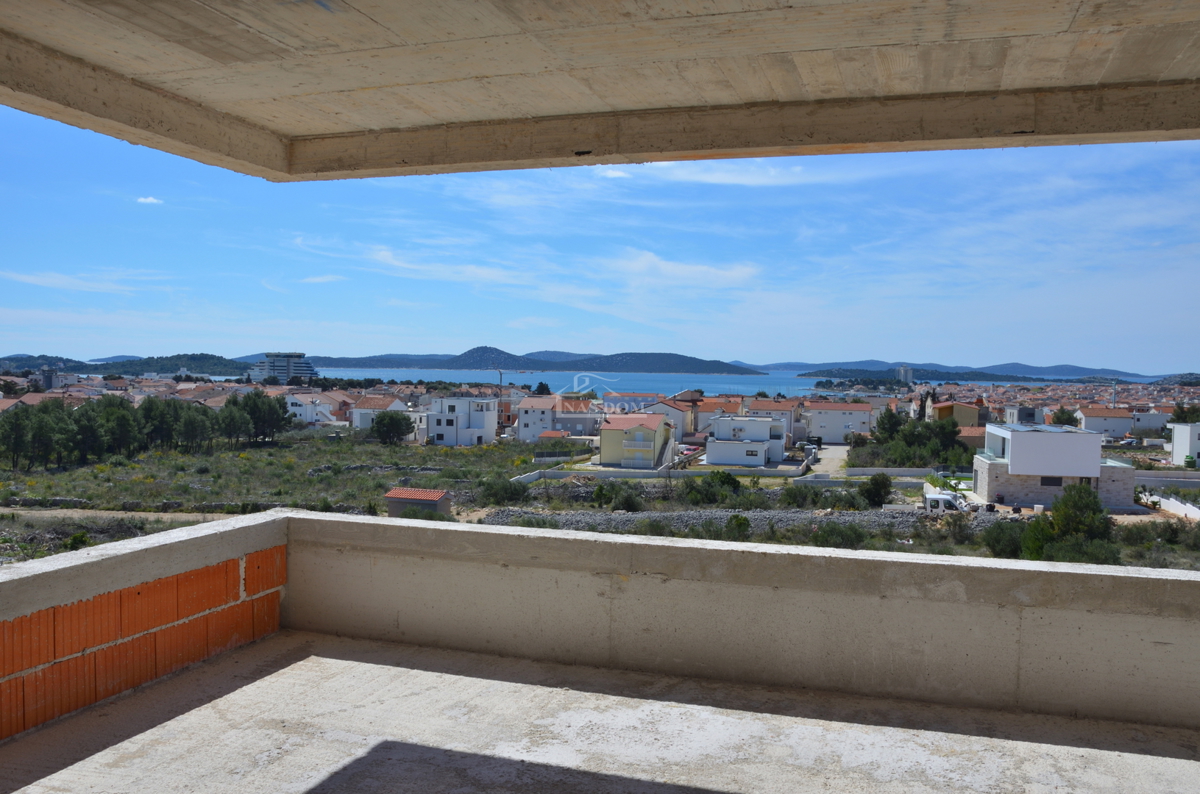 Attico di lusso di 129,57 m² con vista panoramica sul mare