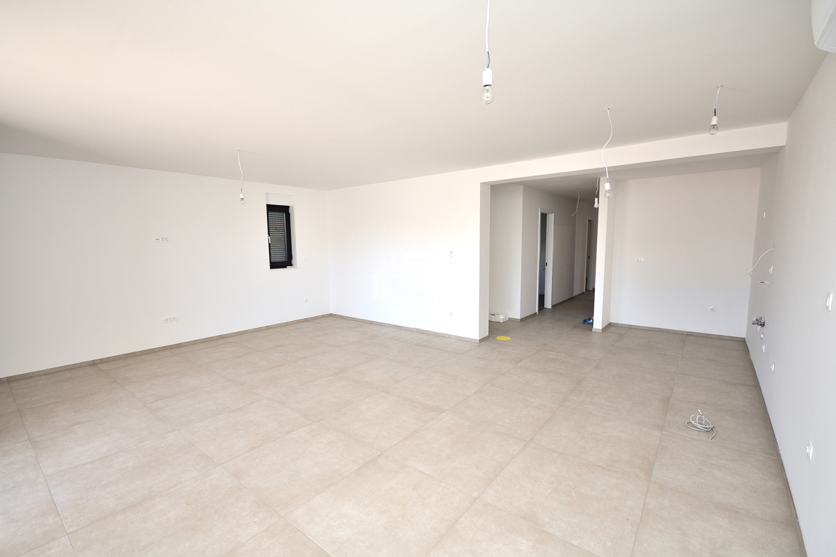 Vodice, Srima - S3 APPARTAMENTO, I. PIANO, 200 m dalla spiaggia