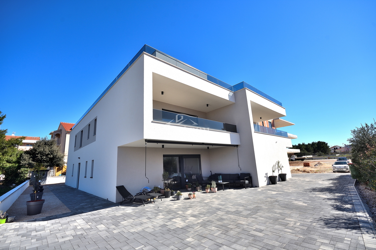 Vodice, Srima - S3 APPARTAMENTO, I. PIANO, 200 m dalla spiaggia