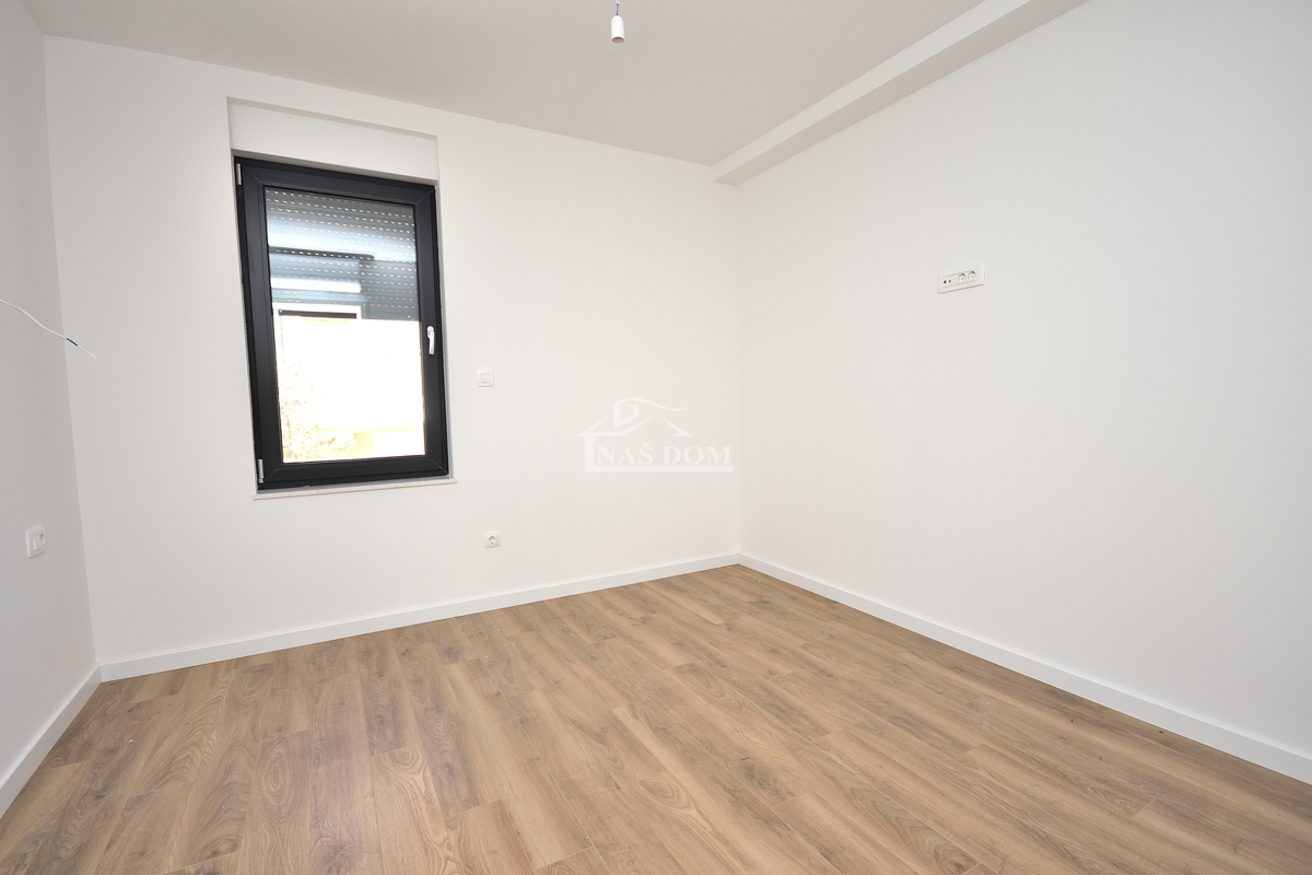 Vodice, Srima - S3 APPARTAMENTO, I. PIANO, 200 m dalla spiaggia