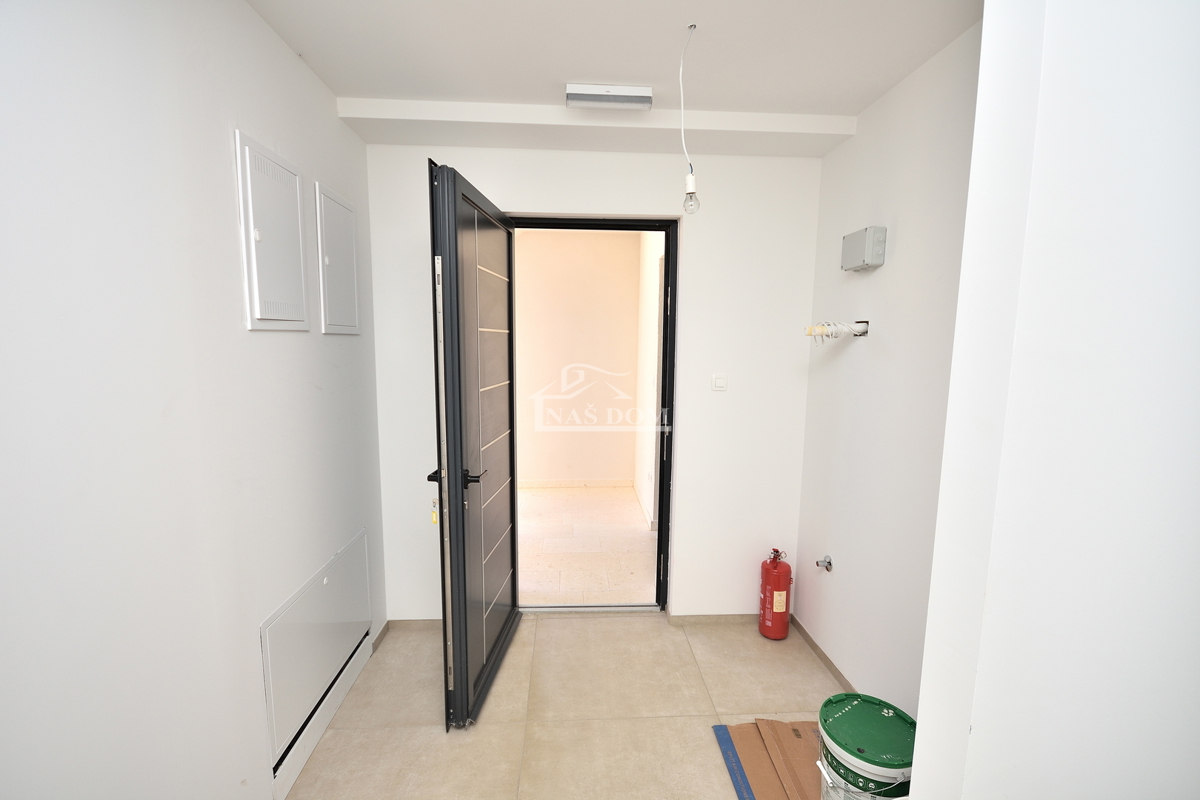 Vodice, Srima - S3 APPARTAMENTO, I. PIANO, 200 m dalla spiaggia