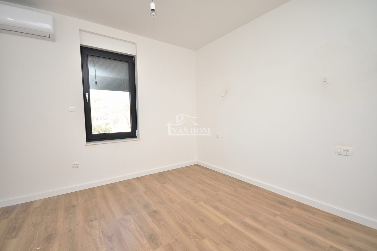 Vodice, Srima - S3 APPARTAMENTO, I. PIANO, 200 m dalla spiaggia