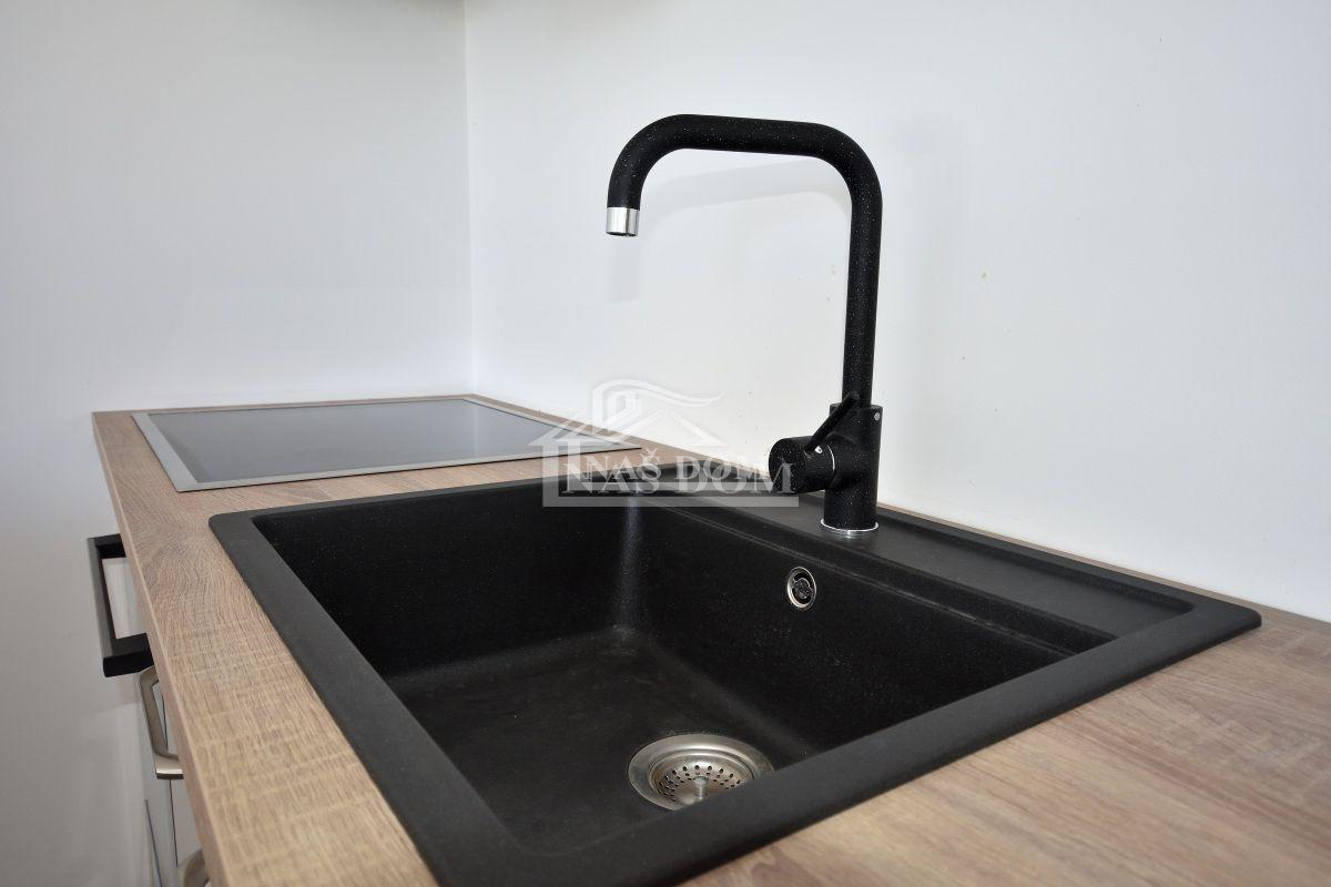 Vodice - NUOVA COSTRUZIONE casa bifamiliare D con piscina