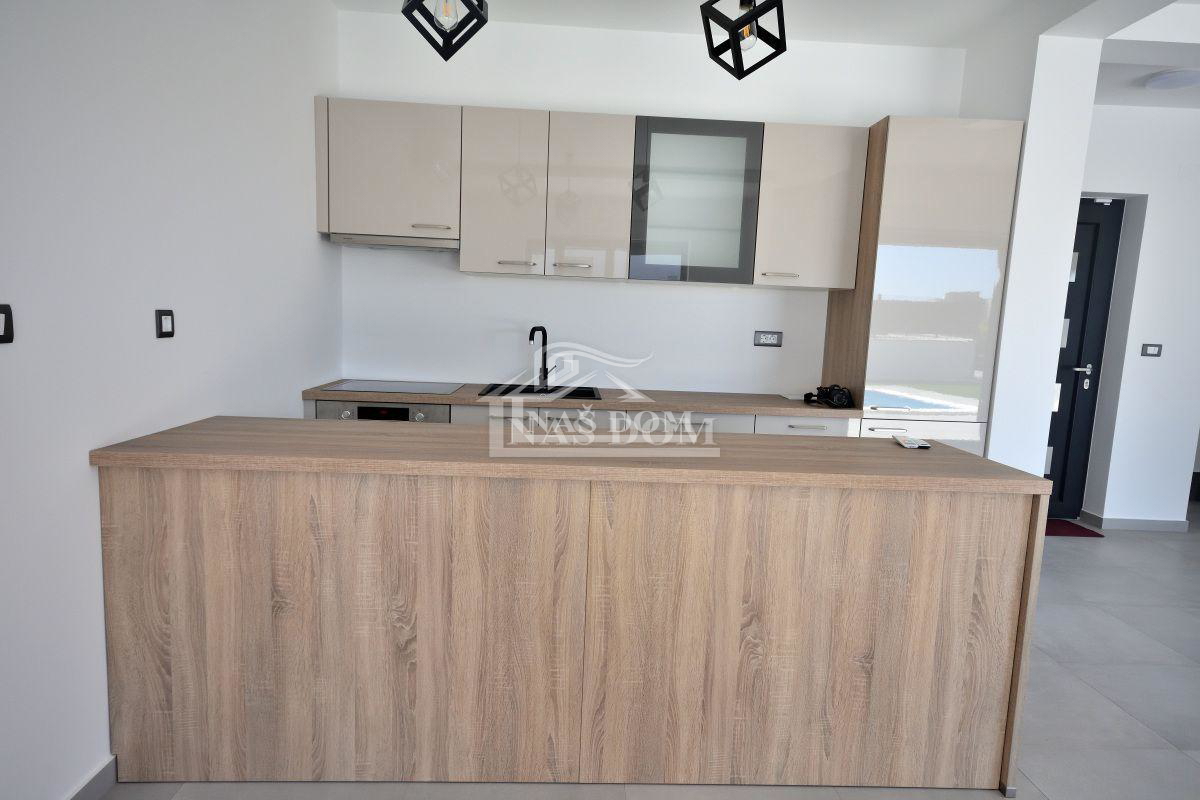 Vodice - NUOVA COSTRUZIONE casa bifamiliare D con piscina