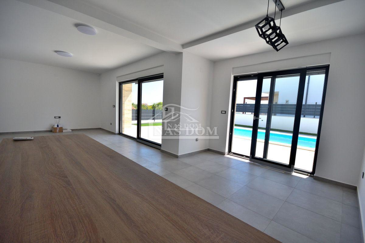 Vodice - NUOVA COSTRUZIONE casa bifamiliare D con piscina