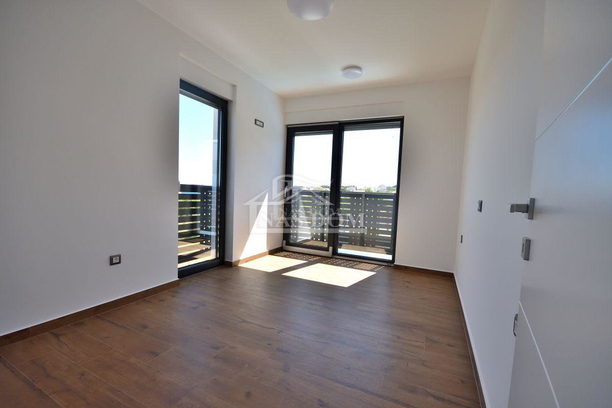 Vodice - NUOVA COSTRUZIONE casa bifamiliare D con piscina