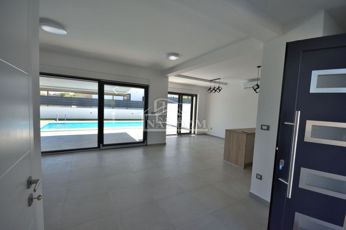 Vodice - NUOVA COSTRUZIONE casa bifamiliare D con piscina