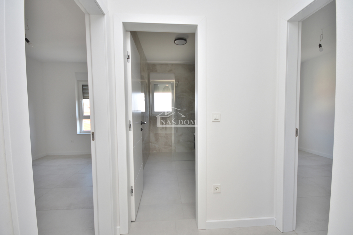 Vodice - Appartamento S7 con vista mare, posizione eccellente