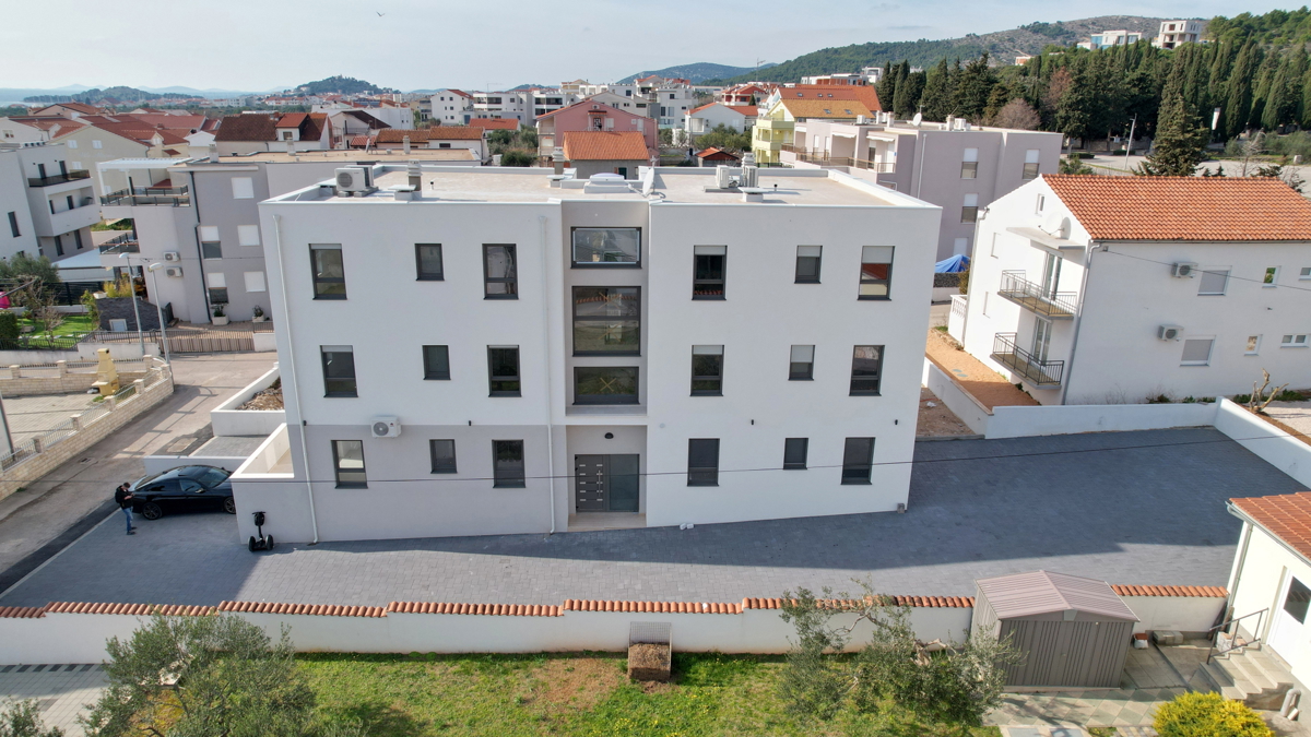 Vodice - Appartamento S7 con vista mare, posizione eccellente