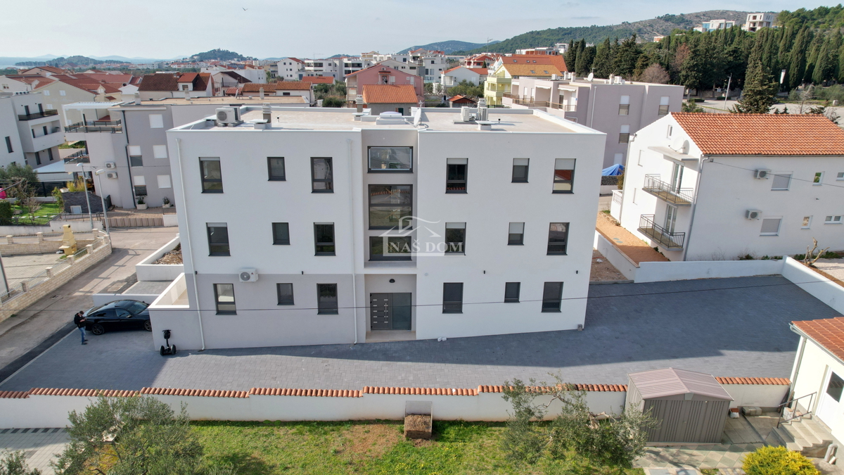 Vodice - Appartamento S7 con vista mare, posizione eccellente