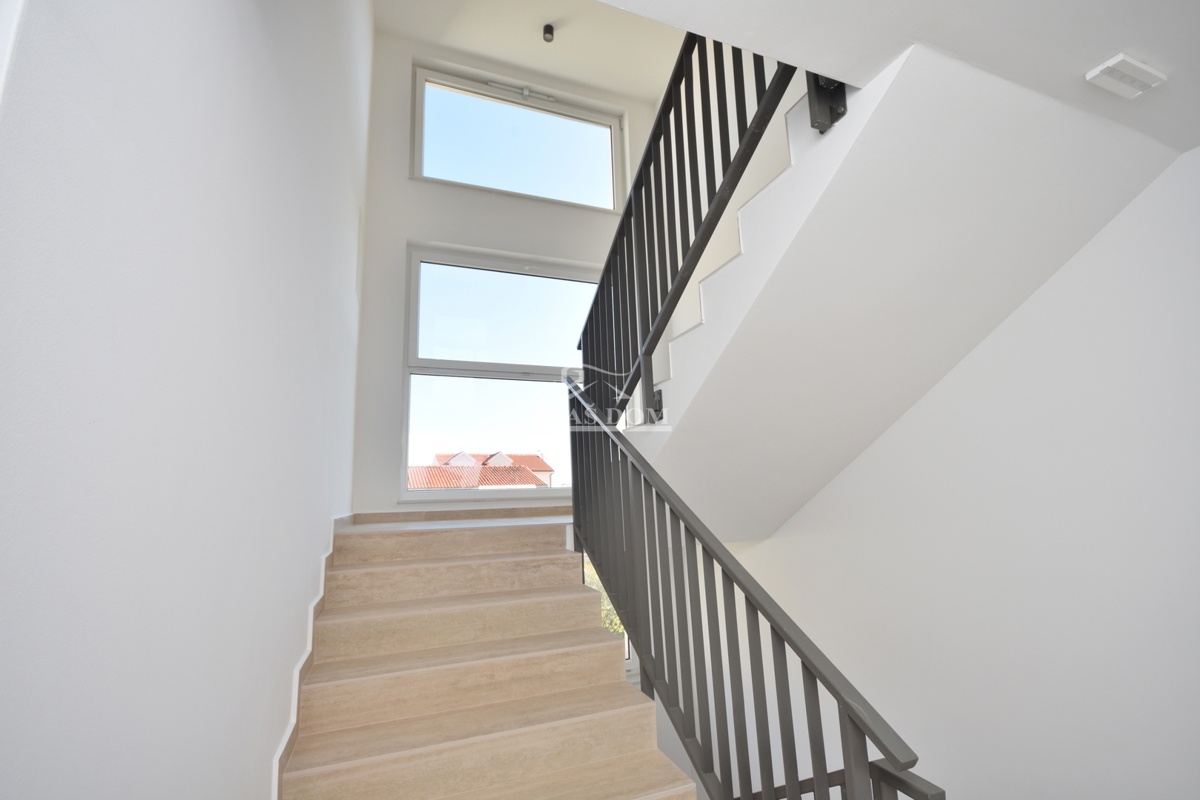 Vodice - Appartamento S7 con vista mare, posizione eccellente