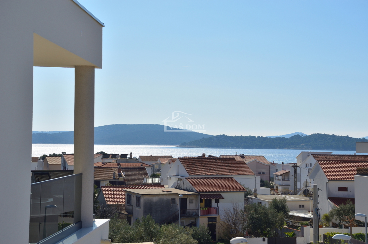 Vodice - Appartamento S7 con vista mare, posizione eccellente