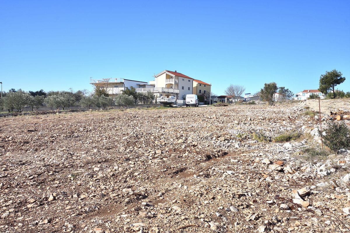 Vodice - terreno edificabile di 650m2, a 900 m dalla spiaggia
