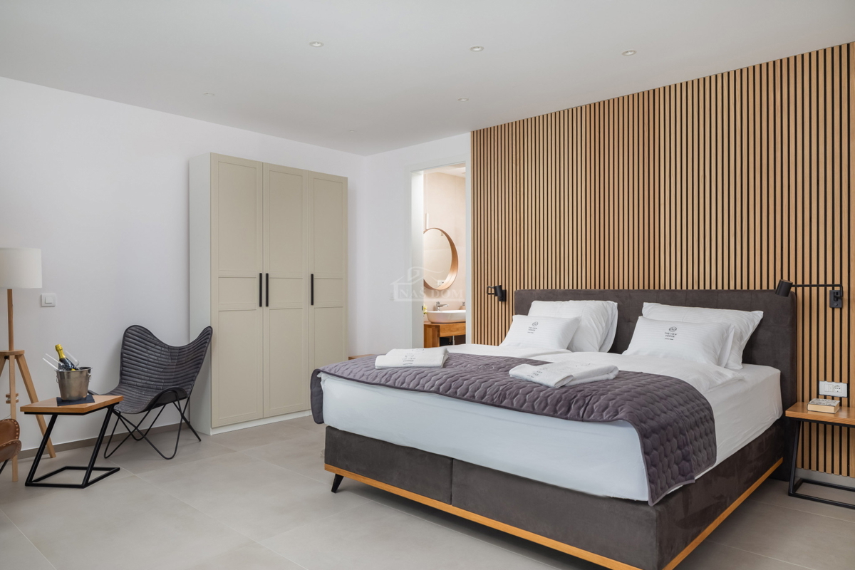 Vodice - moderna villa con piscina, vista mare